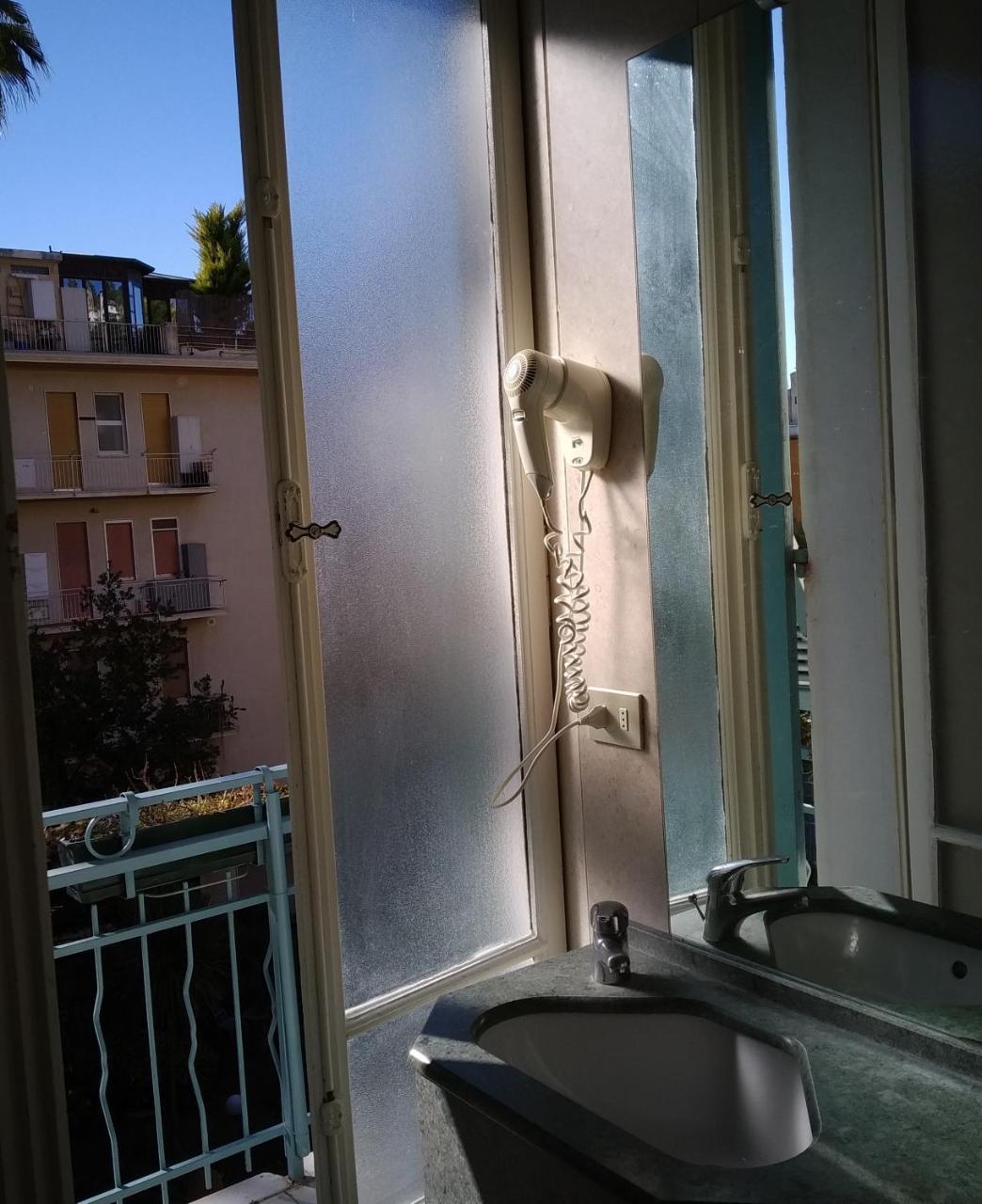 Hotel Lucciola Bordighera Exteriér fotografie